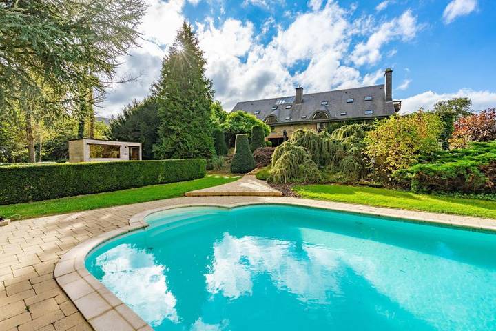 Location de vacances pour 29 personnes, avec piscine et vue ainsi que jardin et sauna dans Jupille - 3