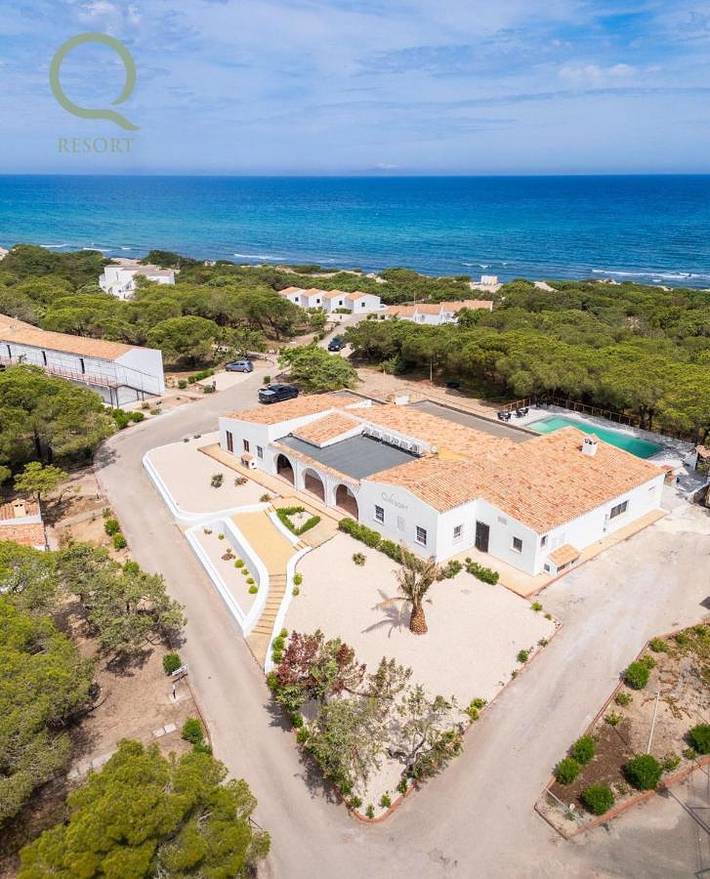 Hôtel pour 4 personnes, avec piscine et jardin