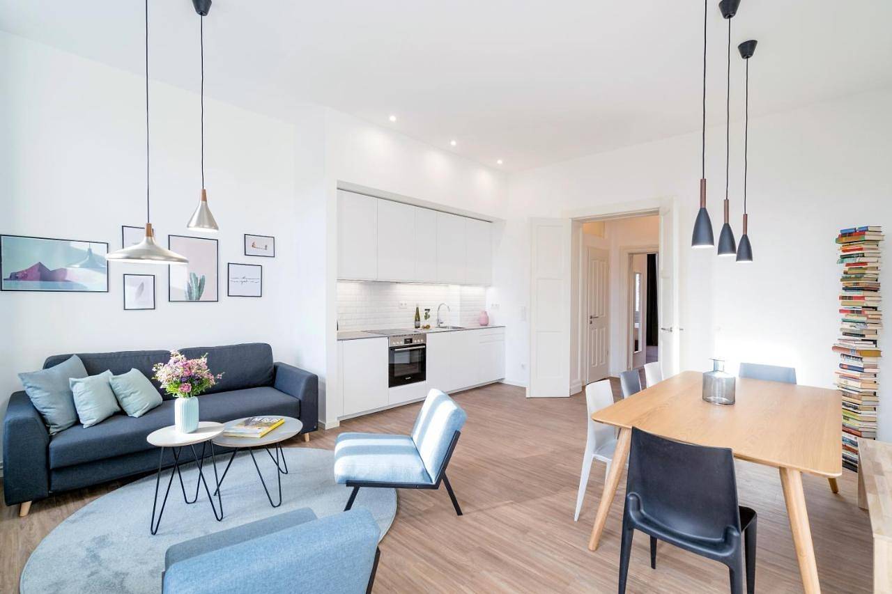 Four-Bedroom Apartment in Berlin Wedding, Berlín