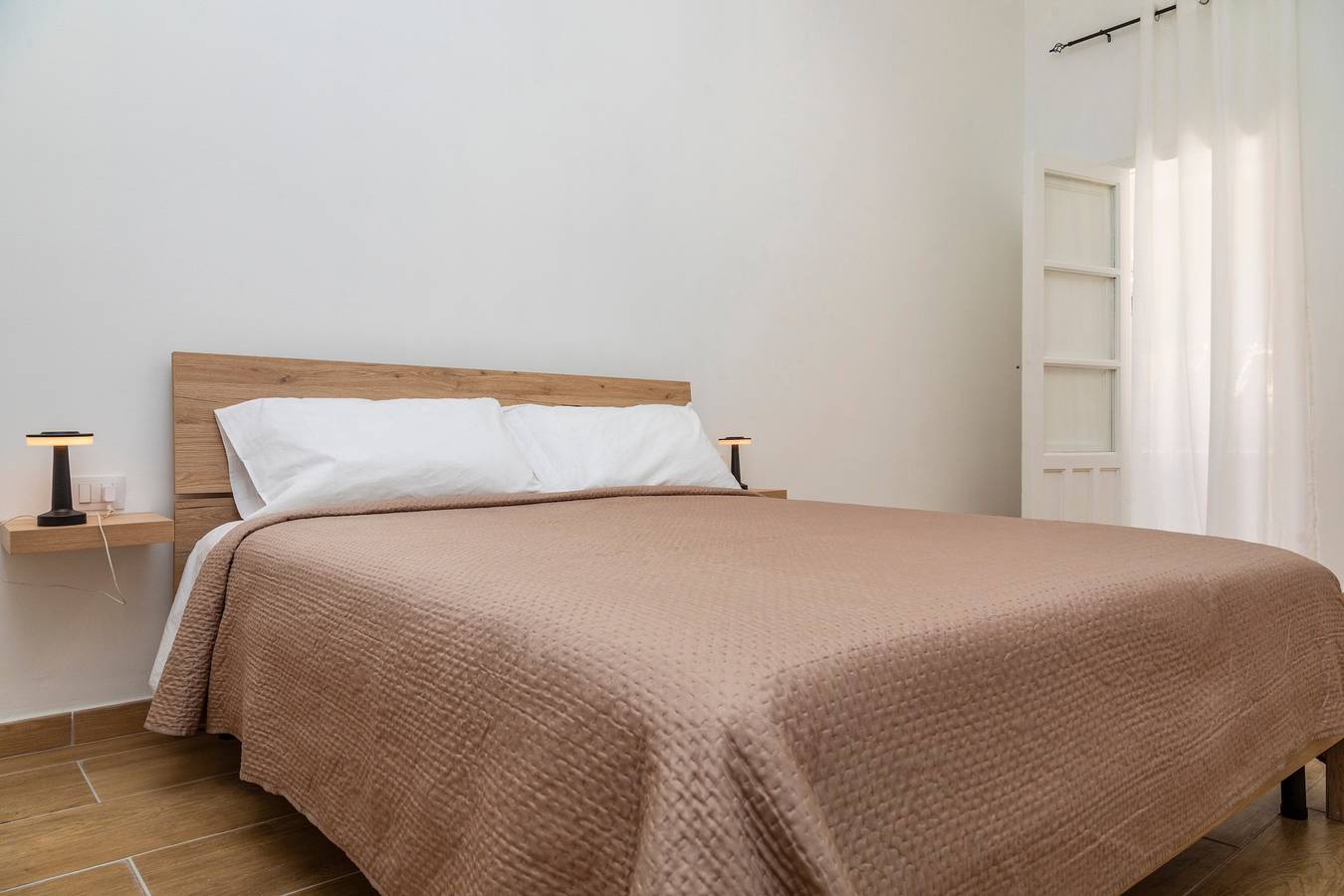 Appartement 'Good Vibes Home' met Balkon, Wifi en Airconditioning, foto 12