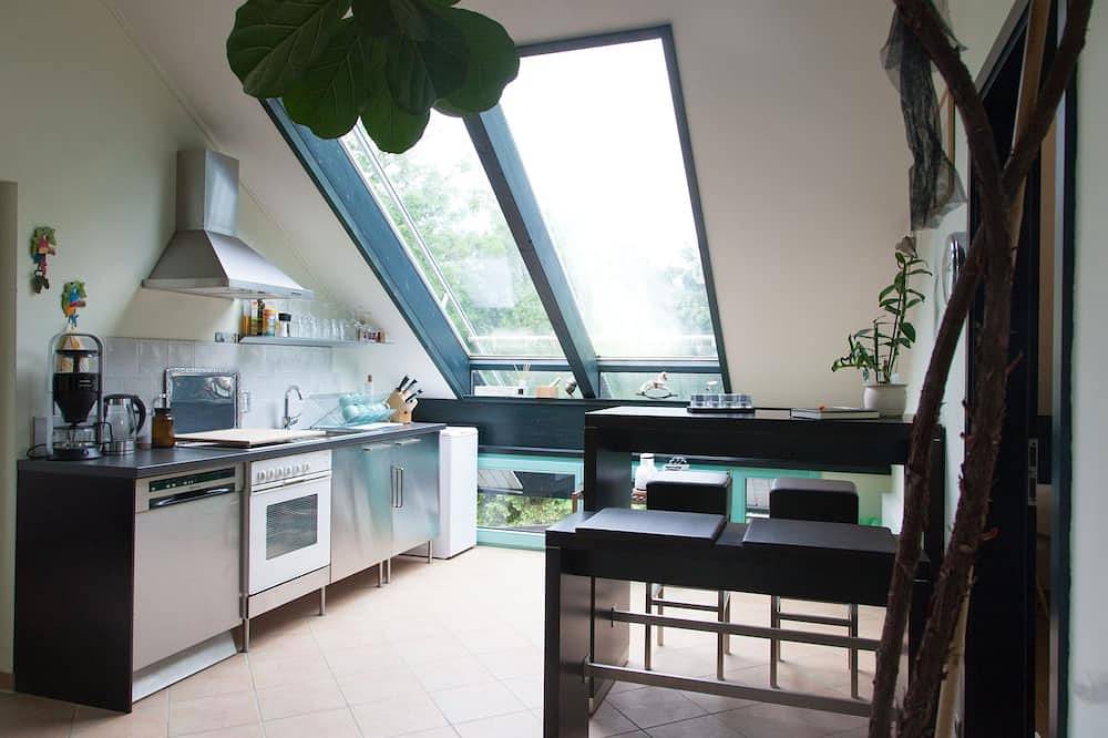 Ganze Wohnung, Grillplatz, Balkon, Seeblick, Boxspringbetten, hochwertige Küche in Utting, Ammersee