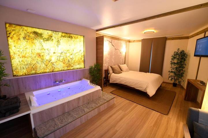 Location de vacances pour 2 personnes, avec Jacuzzi et Vue à Conflans-Sainte-Honorine