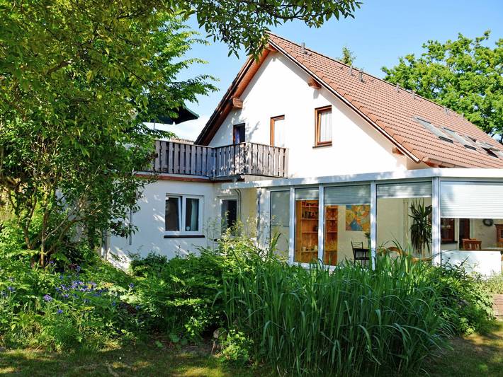 Ferienwohnung für 2 Personen, mit Balkon und Terrasse sowie Garten