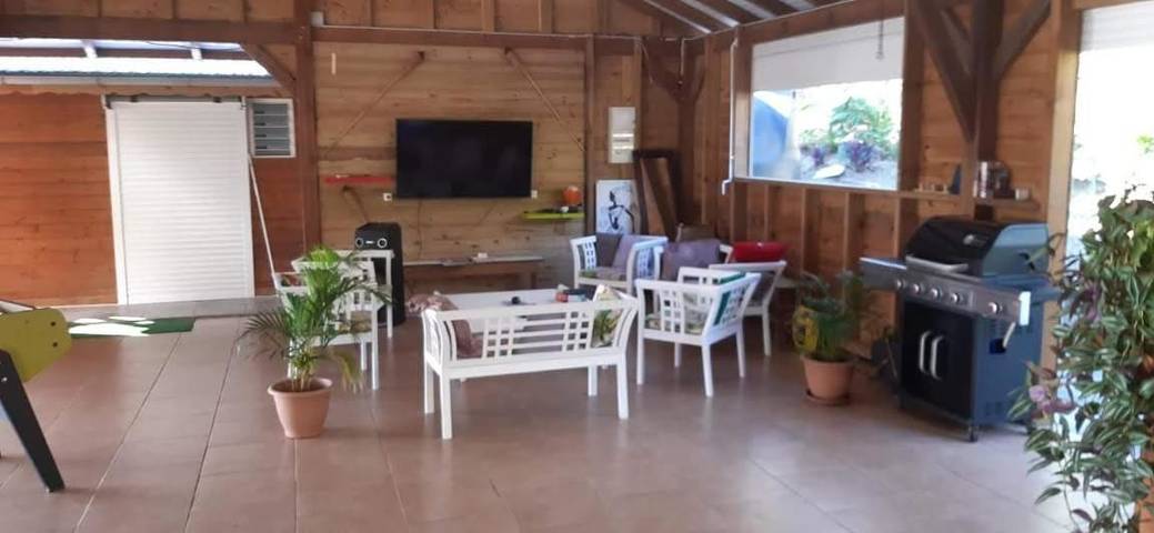 Location de vacances pour 24 personnes, avec piscine ainsi que vue et jardin, animaux acceptés dans Plage de Ferry - 3