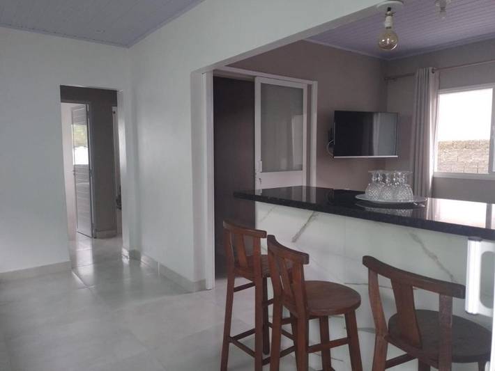 Casas e apartamentos de temporada para 6 pessoas, com terraço em Governador Celso Ramos