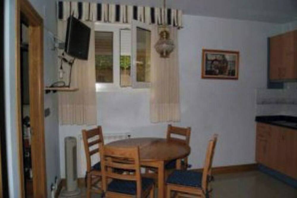 Entire apartment, La Marina Studio (Double Bed) in Laredo (Spain), Cantabrian Coast