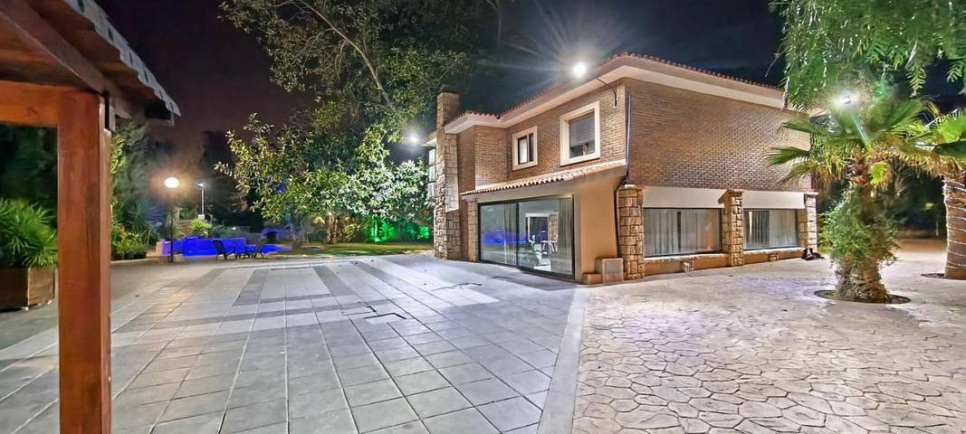 Casa rural para 8 personas, con jardín además de piscina y jacuzzi en San Vicente del Raspeig - 4