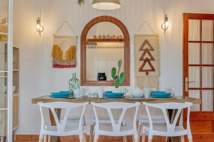 Chalet 'Villa El Pinar 1' mit Pool, Garten und Wlan in Cala Blanes, Ciutadella