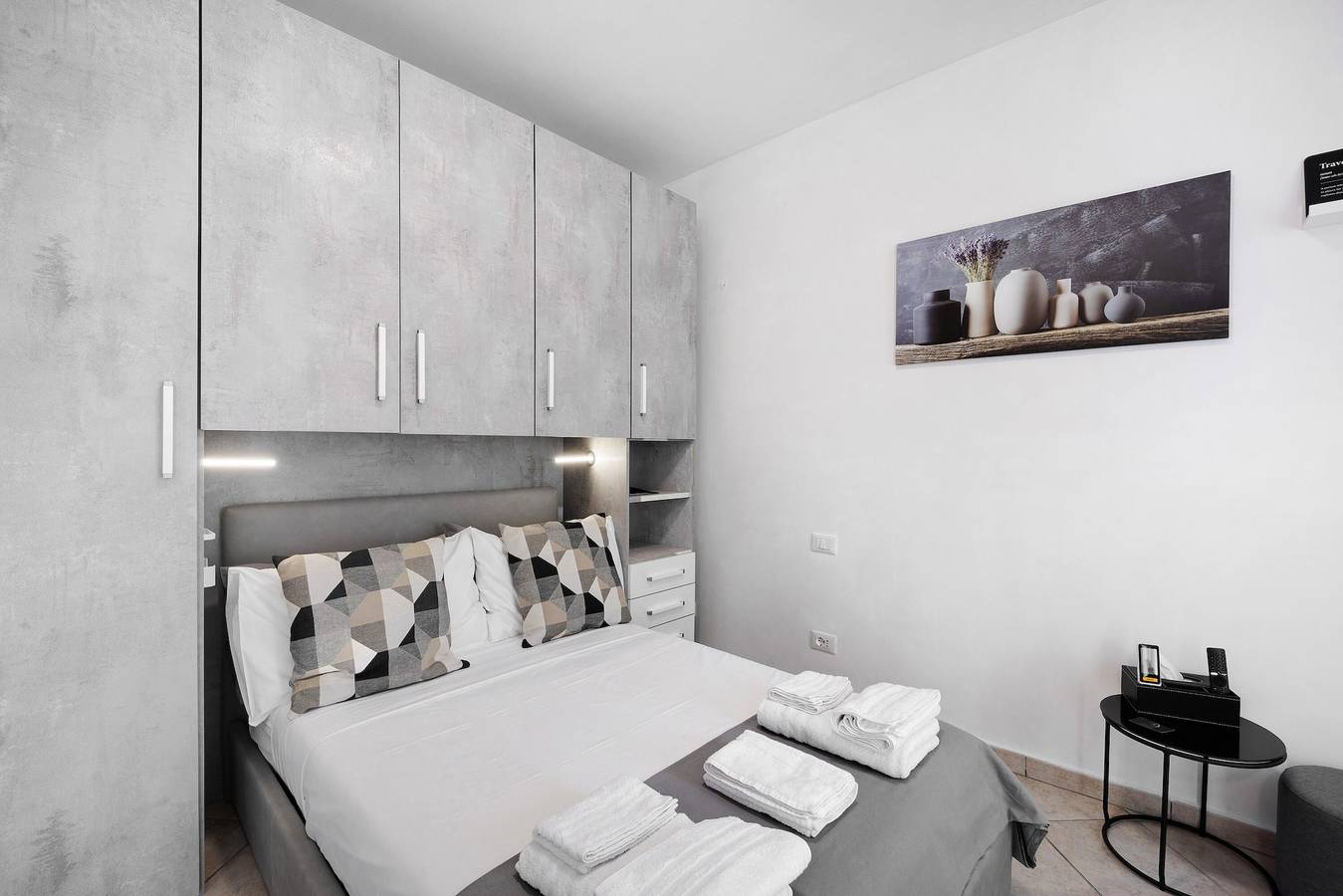 Entire studio, Studio 'Edda's Apartment' with Balcony, Wi-Fi and Air Conditioning in Altare, Savona Province
