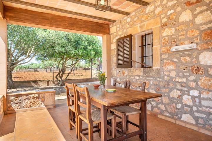 Villa "Els Ullastres" ganz in der Nähe des Strandes, mit Wi-Fi und privatem Garten; Parkplatz vorhanden in Portopetro, Santanyí