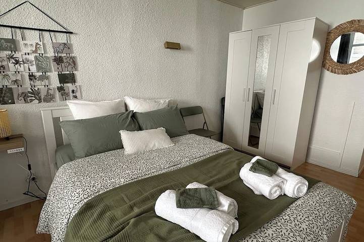 Gîte pour 4 personnes, avec piscine ainsi que sauna et jacuzzi dans Thermes Berot - 2