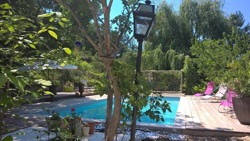 Appartement de vacances pour 6 personnes, avec vue ainsi que jardin et piscine, adapté aux familles