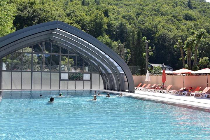 Club vacances pour 2 personnes, avec Terrasse et Jardin ainsi que Bassin pour enfant et Piscine en Auvergne