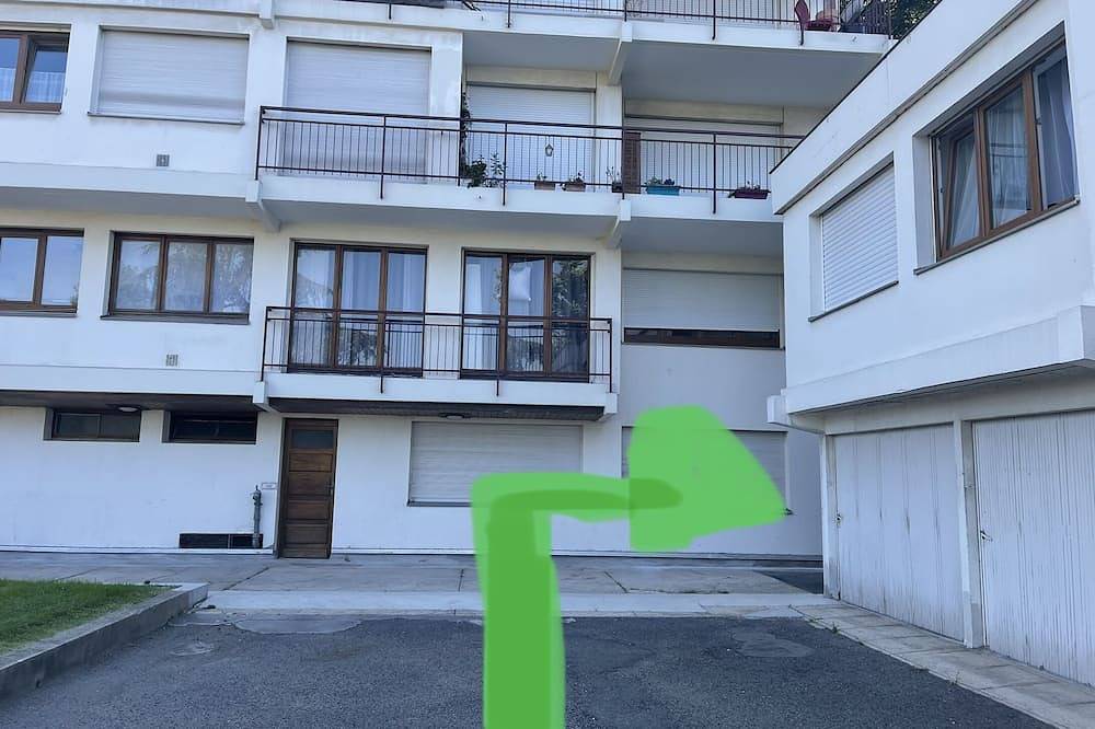 Apartamento entero, Je Loue un Studio Tout Équipé à la Semaine sur Clamart ! Proche du Métro in Clamart, Altos del Sena