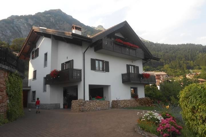 Ferienwohnung für 6 Personen, mit Balkon und Garten, mit Haustier