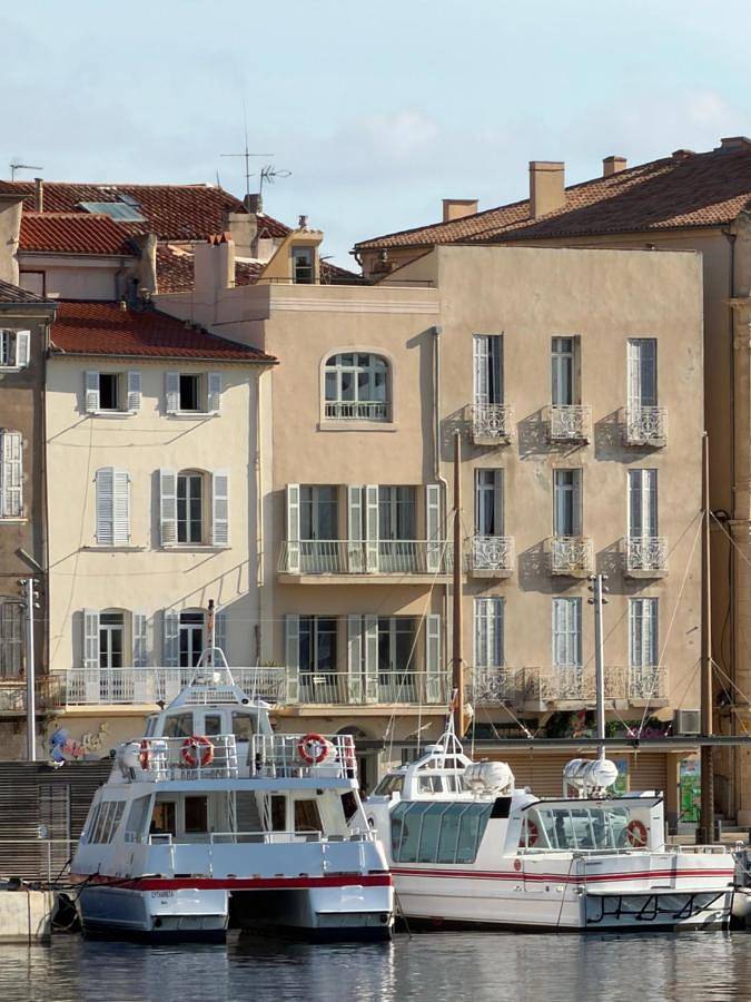 Appartement entier, Apartment with City View in La Ciotat, Région de Marseille