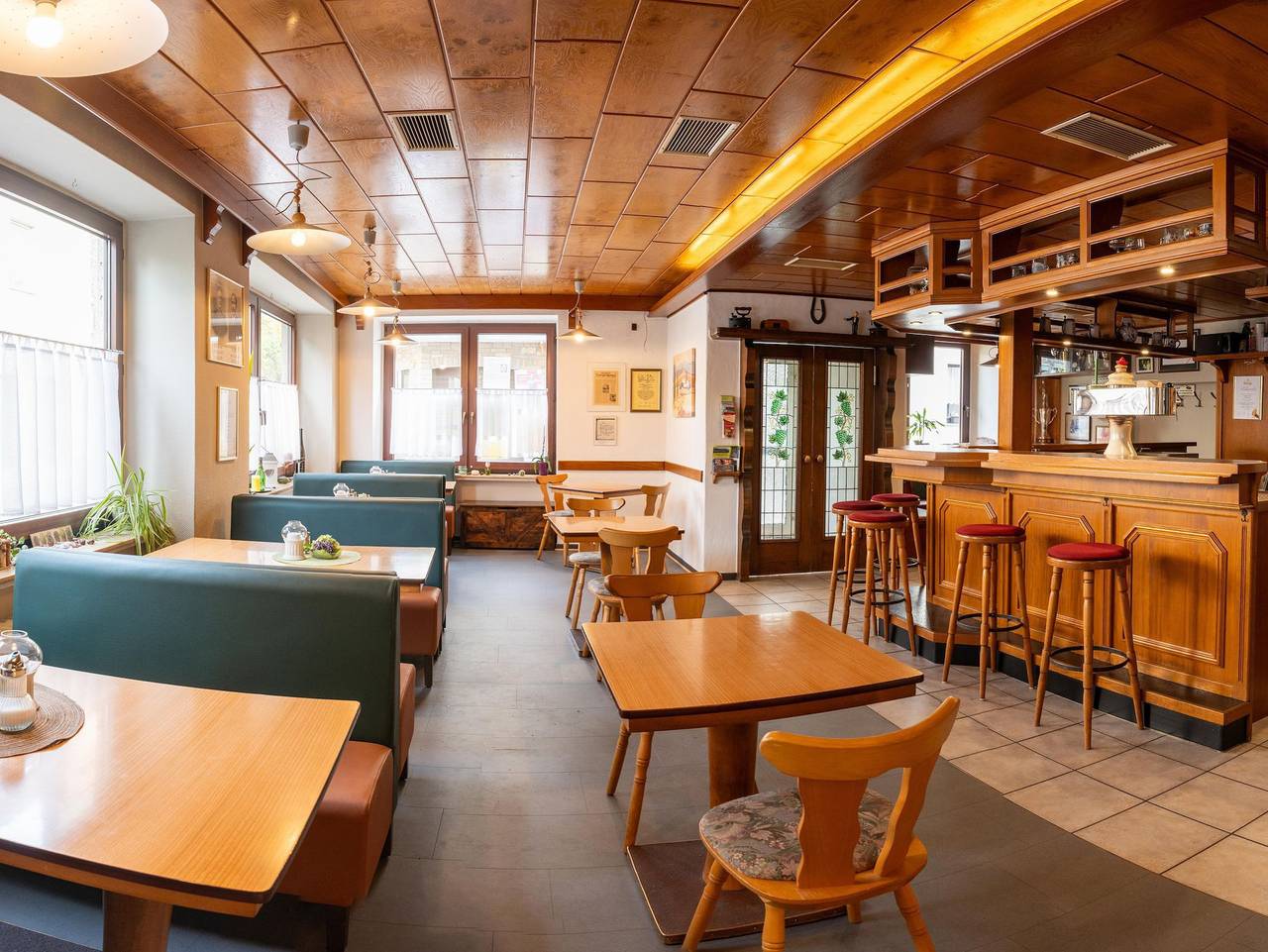 Gasthaus Gräf - Doppelzimmer, Dusche, Wc in Burg Eltz, Treis-Karden