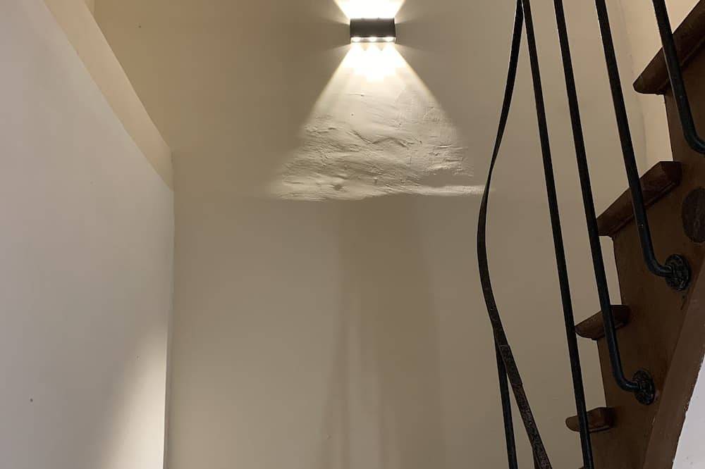 Cosy Room au Cœur du Village in Lormes, Morvan Regional Nature Park