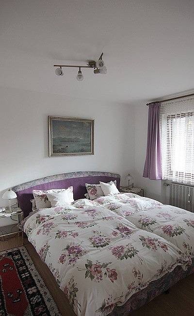 Ganze Ferienwohnung, Ferienwohnung Laub - Ferienwohnung mit 57 qm und 1 Schlafzimmer für 2 Personen. Südterrasse mit Bergblick in Bergen (Chiemgau), Chiemsee
