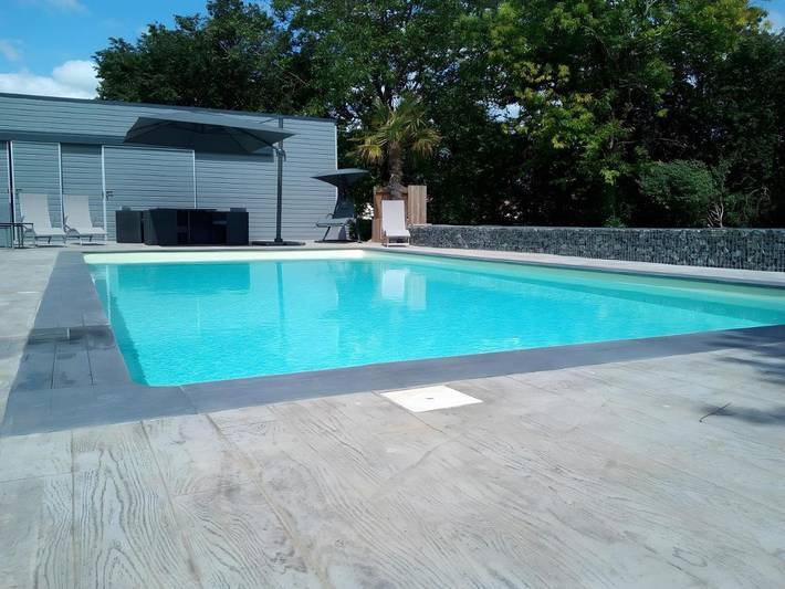 Location de vacances pour 3 personnes, avec piscine et jardin à Thorigné (Deux-Sèvres) - 2