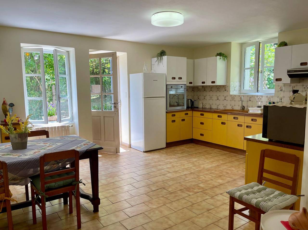 Appartement entier, Appartement 'Retraite Familiale Relaxante' avec Vue sur la Montagne, Jardin Privé et Wi-Fi in Cublac, Région de Brive-la-Gaillarde