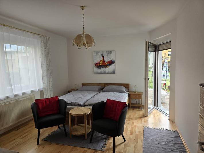 Ganze Ferienwohnung, Wohnung mit 2 Schlafräumen-Erdgeschoß in Knittelfeld, Bezirk Knittelfeld