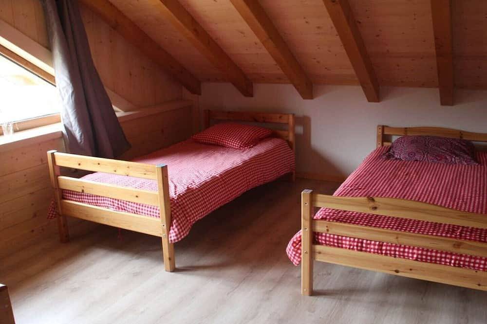 Ite Des Cascades 14 Personnes Au Pied Des Casacades Du Herisson in Bonlieu, Jura