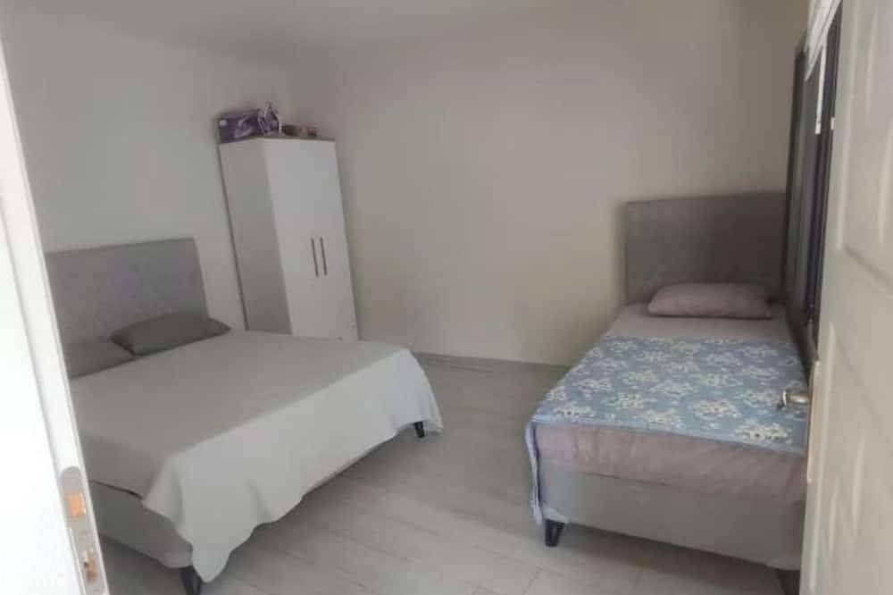 Cozy 2-bedroom house in peaceful Karaburun with Ac in Turkish Aegean