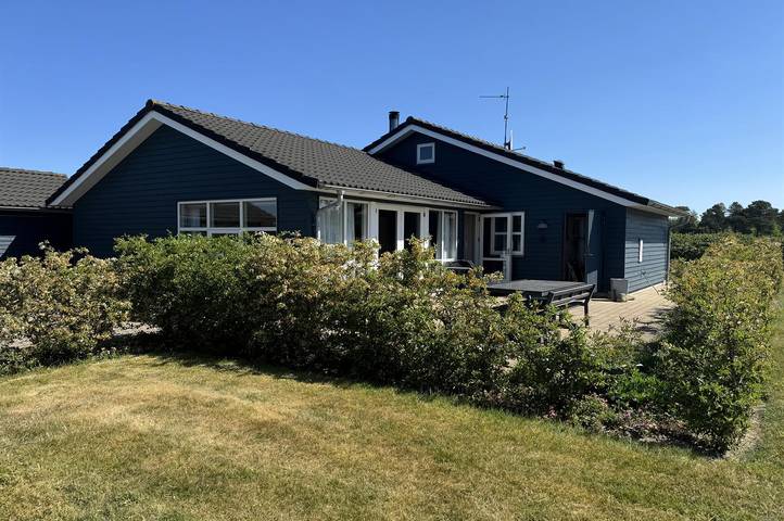 Ferieudlejning for 6 personer, med terrasse og have i Øster Hurup