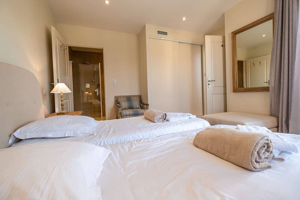 New Luxury 2-Bett-Villa mit Jacuzzi auf Chateau Weingut Estate Villa Corduries in Castelnau-de-Montmiral, Albi und Umgebung
