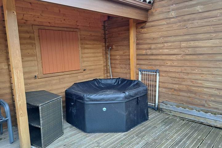 Gîte pour 7 personnes, avec jacuzzi à Saint-Flour - 2