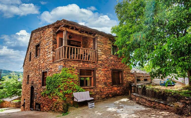 Casa rural para 4 personas, con Terraza y Jacuzzi además de Jardín y Vistas en Provincia de Guadalajara - 3