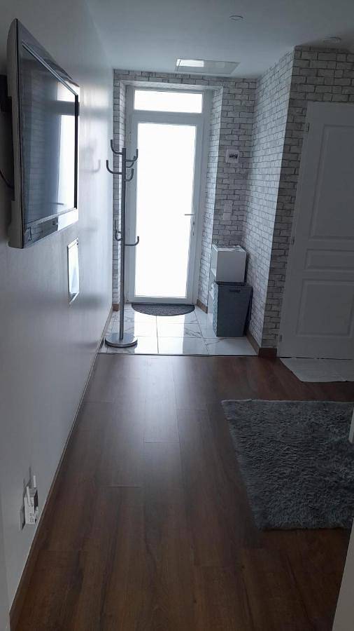 Studio privée Vesoul -Wifi,Tv,Clim,Parking gratuit in Vesoul, Haute-Saône