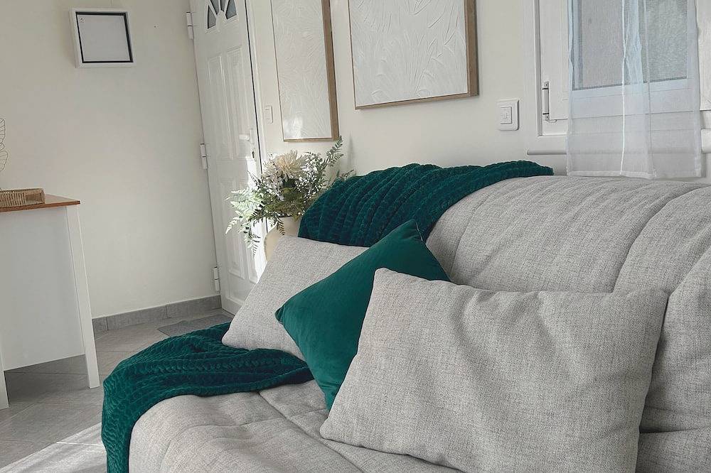 Appartement entier, Le Cocon Bleu, studio duplex cosy et lumineux in Précy-sur-Oise, Oise