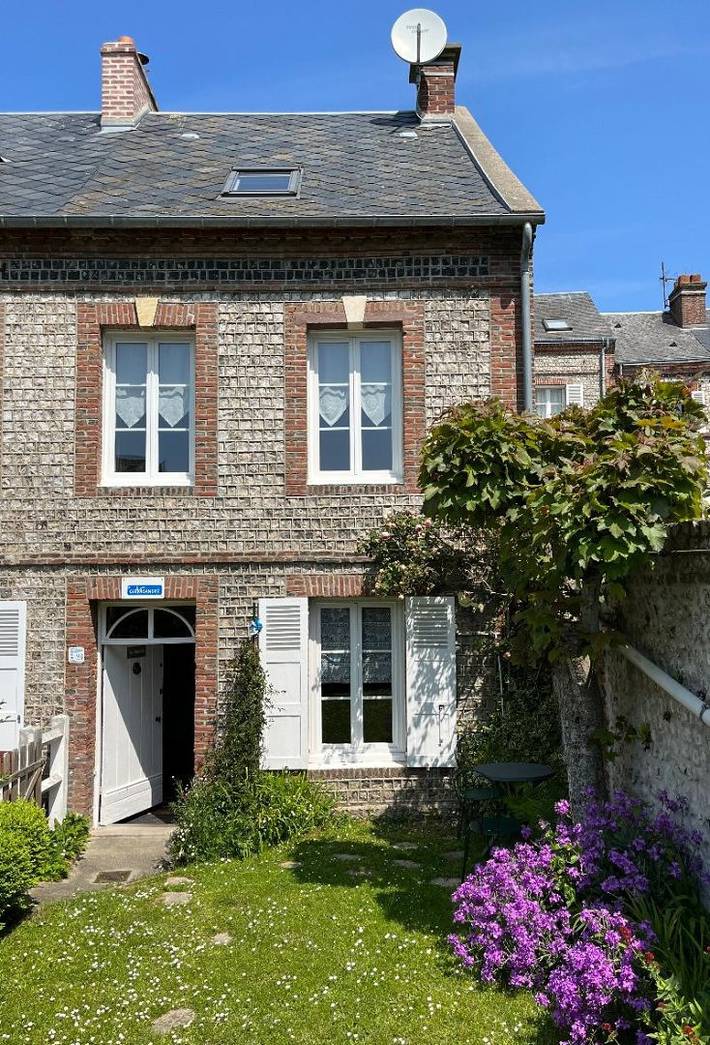 Gîte pour 5 personnes, avec terrasse et jardin dans Office de Tourisme d'Etretat