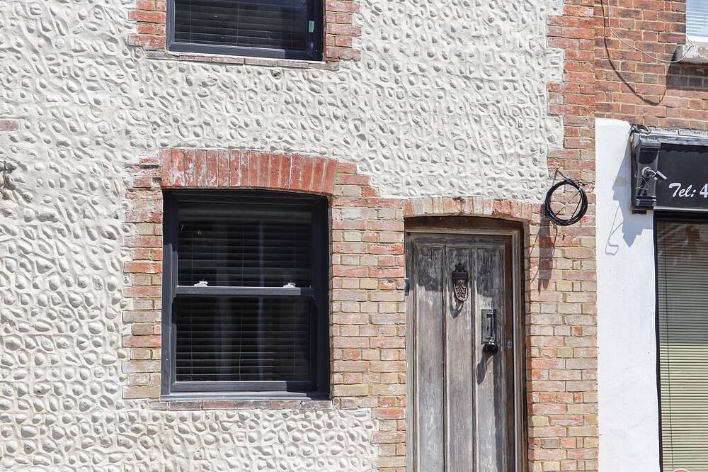 Holiday Home for 4 People in Eastbourne, East Sussex