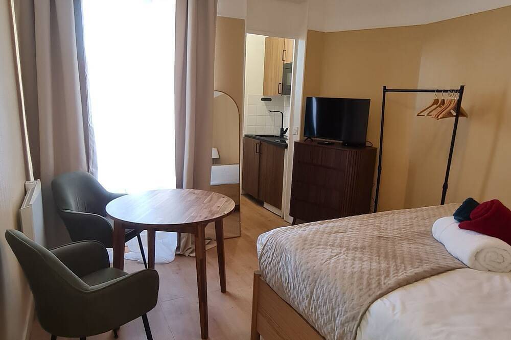 Entire apartment, Quiet, bright & fully equipped studio - Near Paris in Alfortville, Val-de-Marne