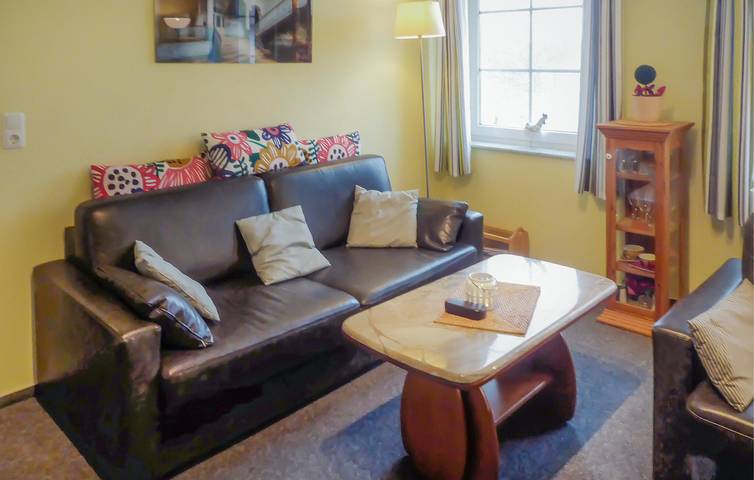 Ganze Ferienwohnung, Modernes Apartment in Peenemünde | 2km zur Küste | Zentrale Lage | Parkplatz | Soundsystem in Peenemünde, Usedomer Norden