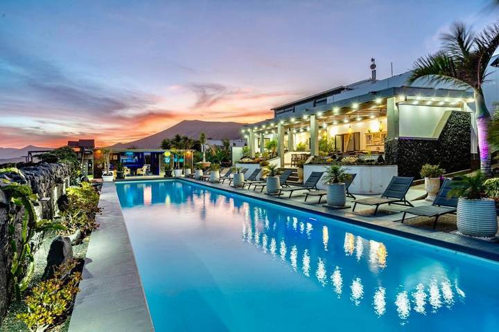 Villa für 25 Personen, mit Garten und Pool sowie Whirlpool - 1