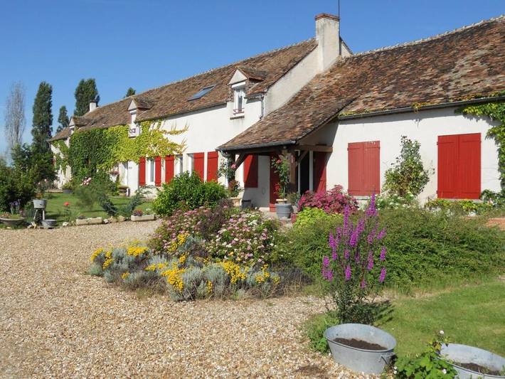 Location de vacances pour 2 personnes, avec Terrasse ainsi que Jardin et Vue dans Dollot