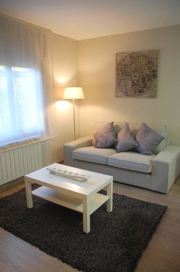 Gîte pour 4 personnes, avec vue ainsi que piscine et jardin à Montseny - 4