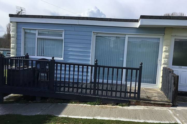 Chalet for 6 people, with garden on the Isle of Wight