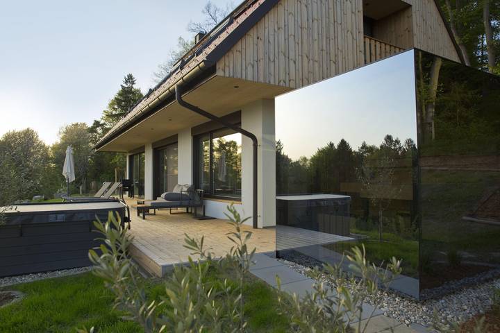 Ferienhaus für 6 Personen, mit Balkon und Terrasse sowie Whirlpool und Garten in Feldbach