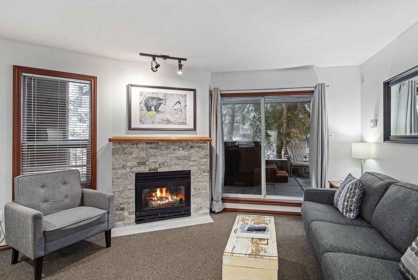 Appartamento intero, 2Br Townhome with private hot tub and pool. Gr 99 in Whistler, Whistler Blackcomb