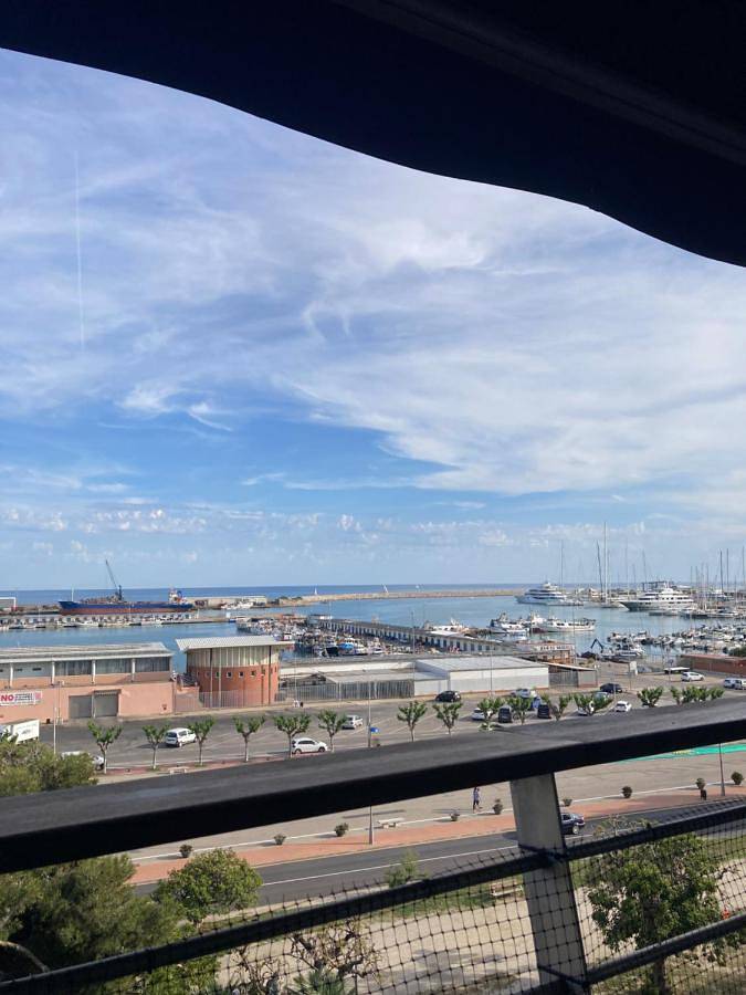 Apartamento inteiro, Apartment with Balcony in Vilanova i la Geltrú, Garraf