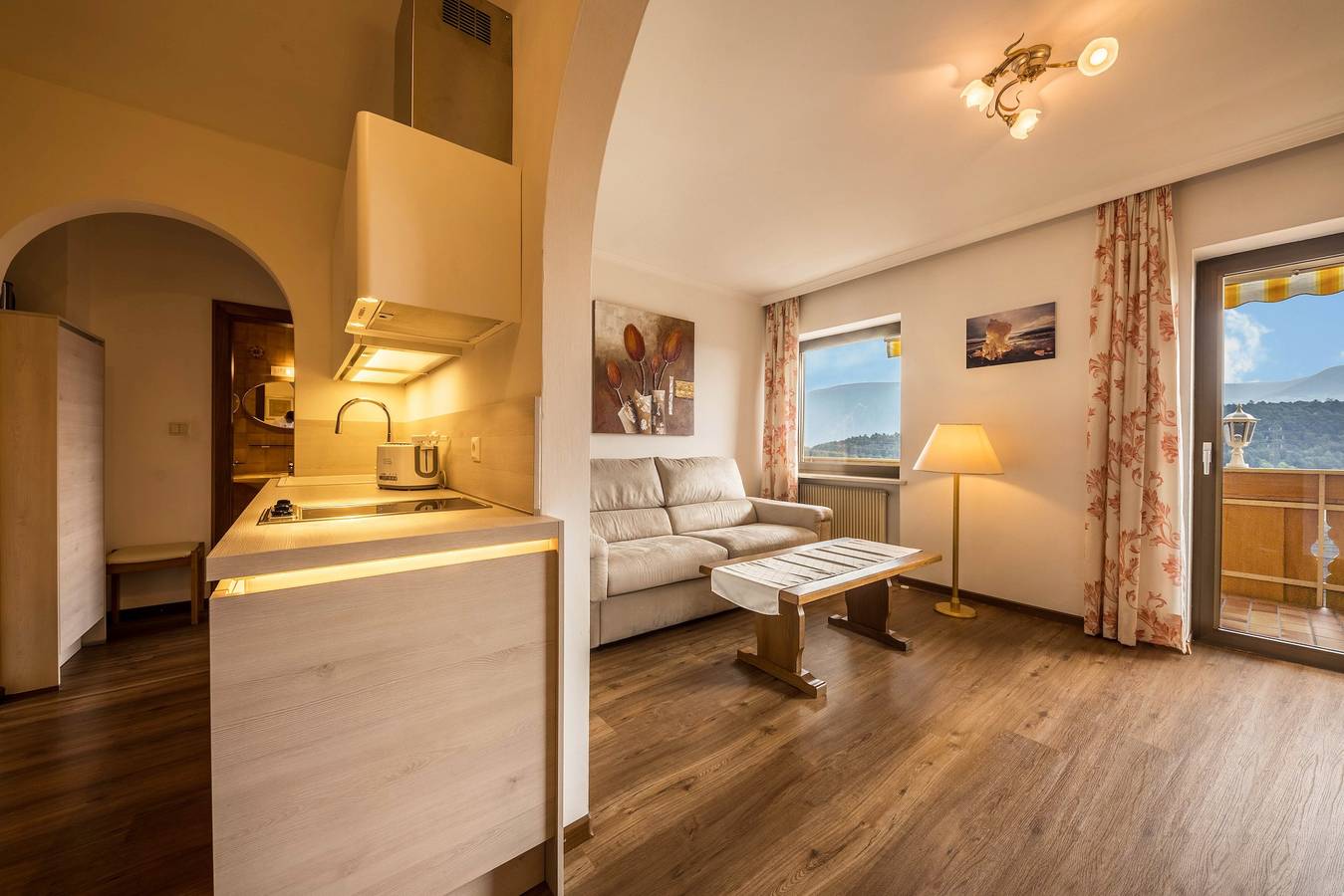 Ganze Wohnung, Ferienwohnung "Residenz Kronstein - 6" mit Balkon, Gemeinschaftsgarten und Blick auf die Berge in Tisens, Nonsberggruppe