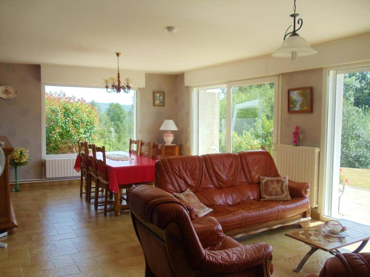 2-Bedroom Town Home in Mouzon, Ardennes