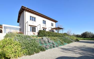Cottage pour 4 personnes, avec terrasse ainsi que jardin et piscine à Loro Ciuffenna