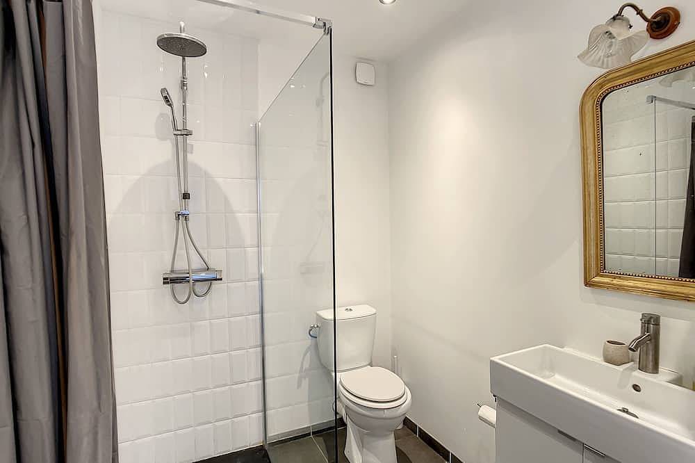 Casa rural para 4 personas en Domaine de la Forçate con piscina en el parque. in Villesiscle, Región de Carcassonne