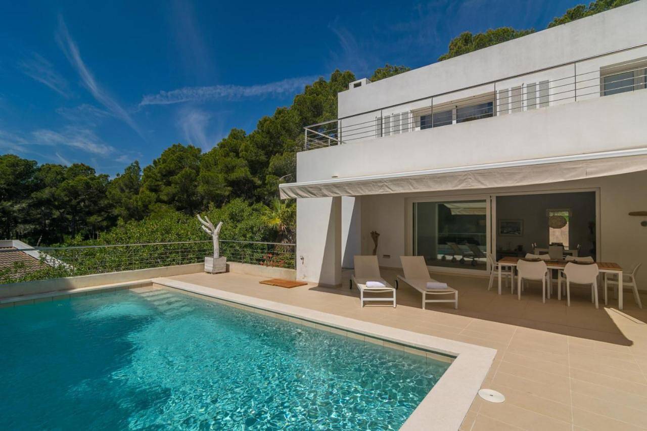 Villa 'Carritx' with Mountain View, Wi-Fi and Air Conditioning in Cala Provençal, Capdepera